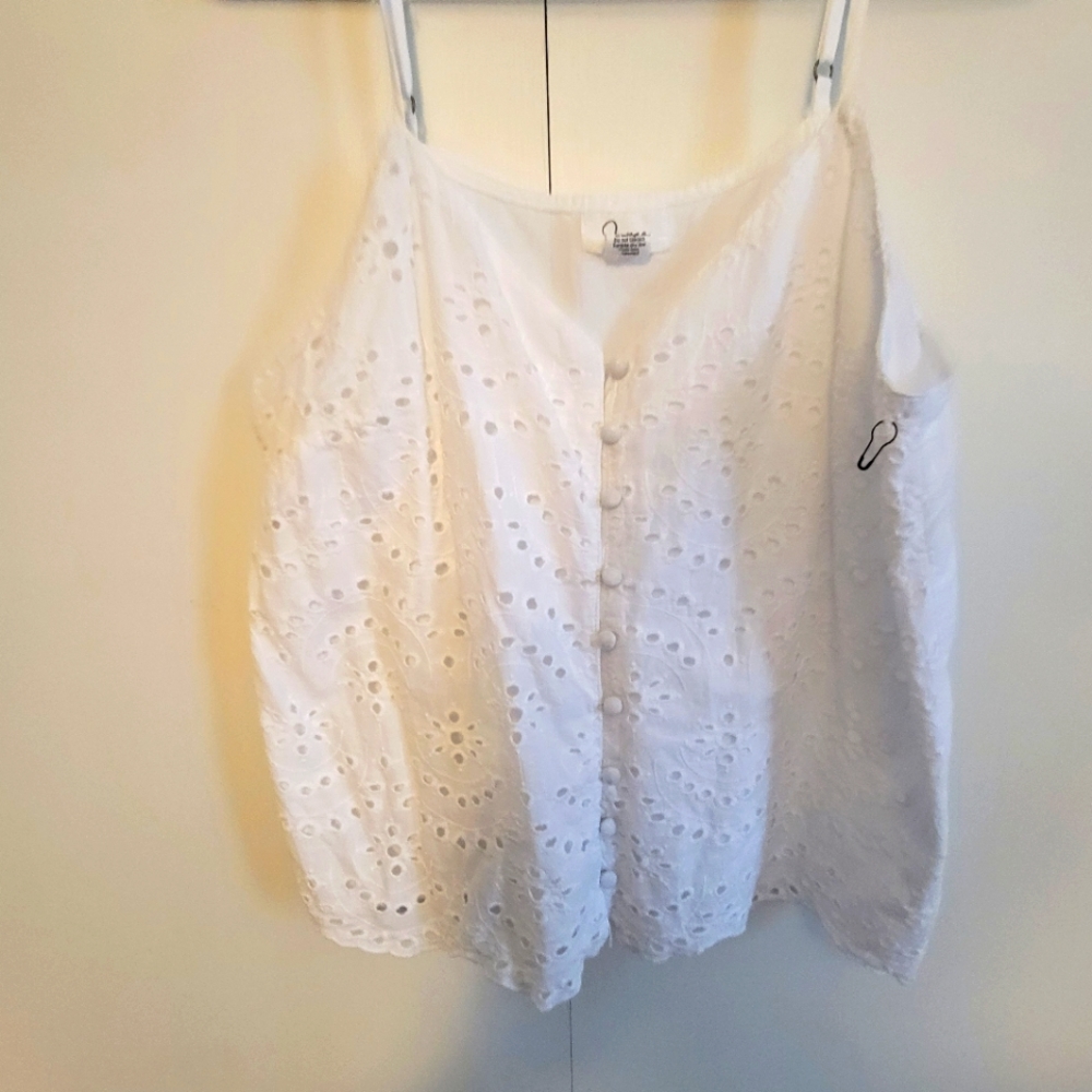 White lace crop tank top